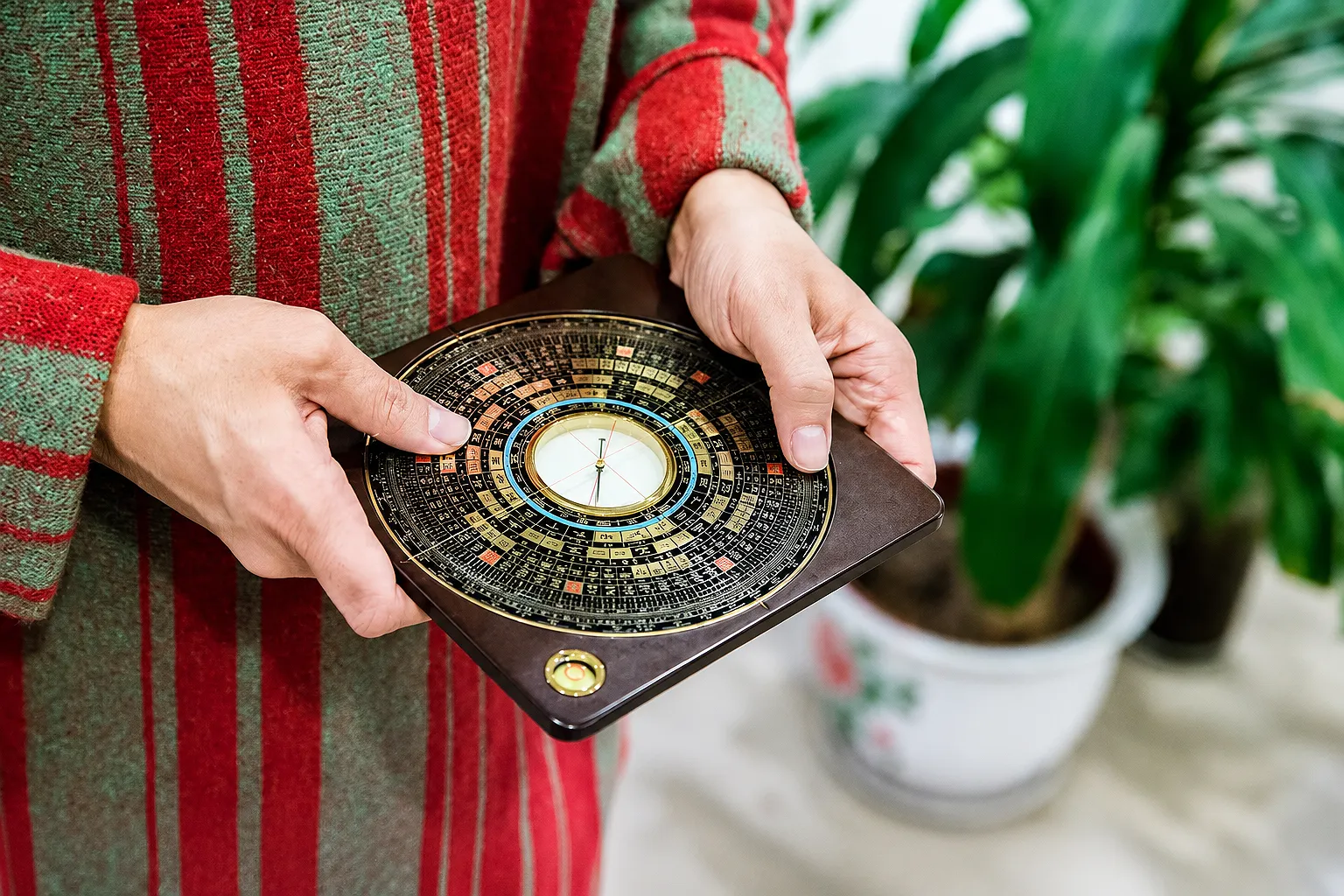 Hướng cửa chính và hướng nhà khác nhau thế nào để tránh nhầm lẫn